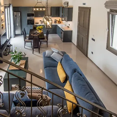 Luxury Chrisi Villa *