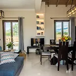 Luxury Chrisi * Свороната