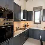 빌라 Luxury Chrisi *