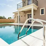 Вилла Luxury Chrisi *