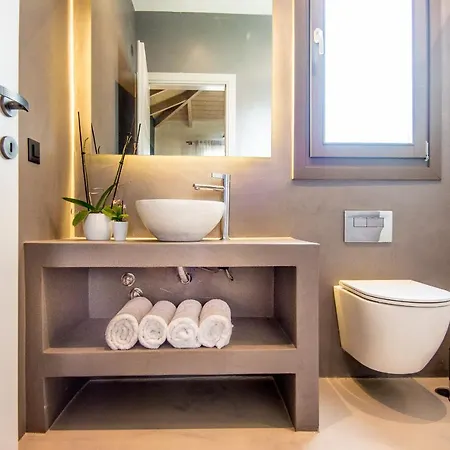 Luxury Chrisi * Свороната