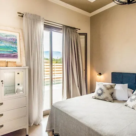 Luxury Chrisi * Свороната